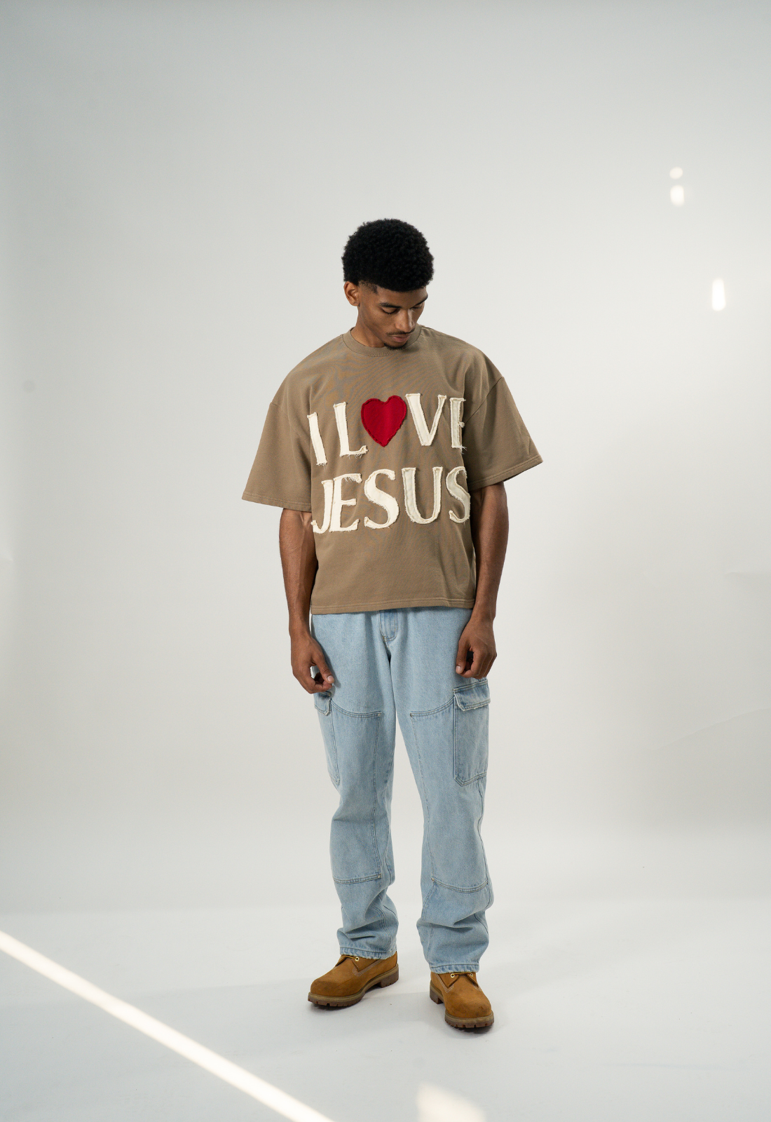 "I LOVE JESUS" TEE (MOCHA)